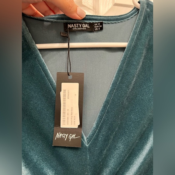 Nasty Gal teal velvet mid length dress with slit - Picture 7 of 7